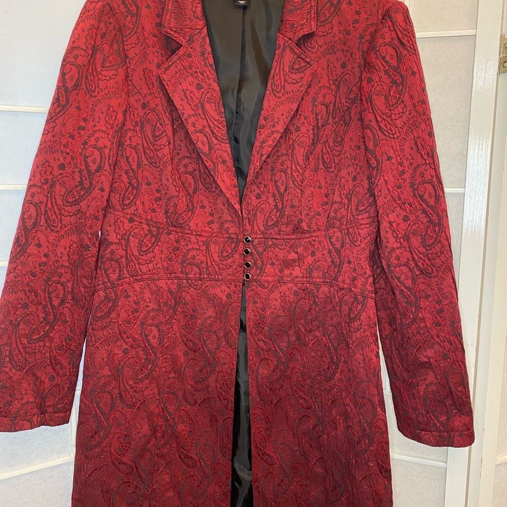 - Bisou Bisou Red and Black patterned dress coat